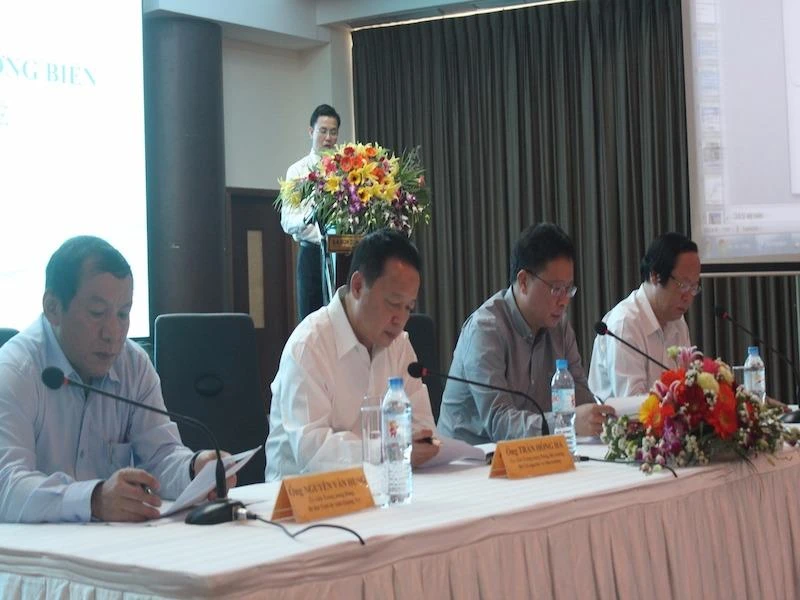 Bộ trưởng Trần Hồng Hà chủ trì hội nghị. Ảnh: Nguyễn Do