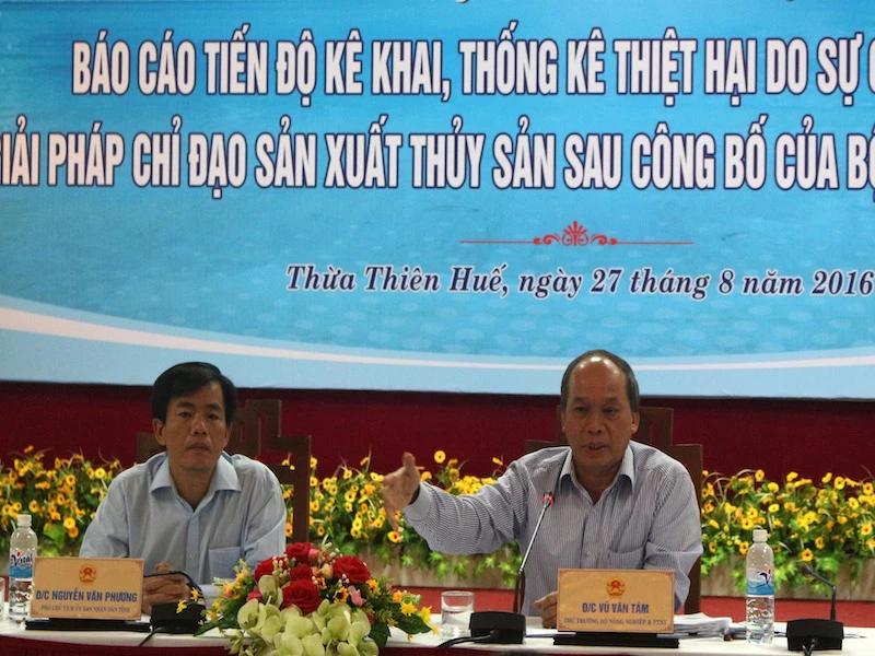 Hội nghị do Thứ trưởng Bộ NN&PTNT Vũ Văn Tám chủ trì tại Huế. Ảnh: NGUYỄN DO.