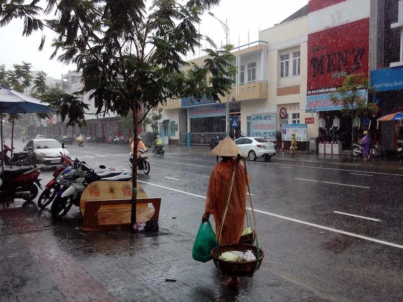 mưa tầm tã tại miền trung