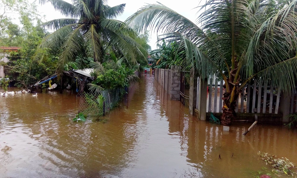 7 người chết và mất tích vì lũ ở miền Trung ảnh 8 7 người chết và mất tích vì lũ ở miền Trung ảnh 8