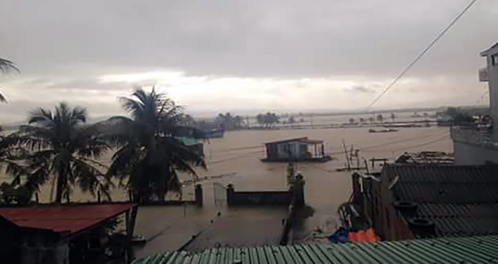 Ngập lũ lại đang hoành hành ở Quảng Bình. Ảnh: Nguyễn Do.