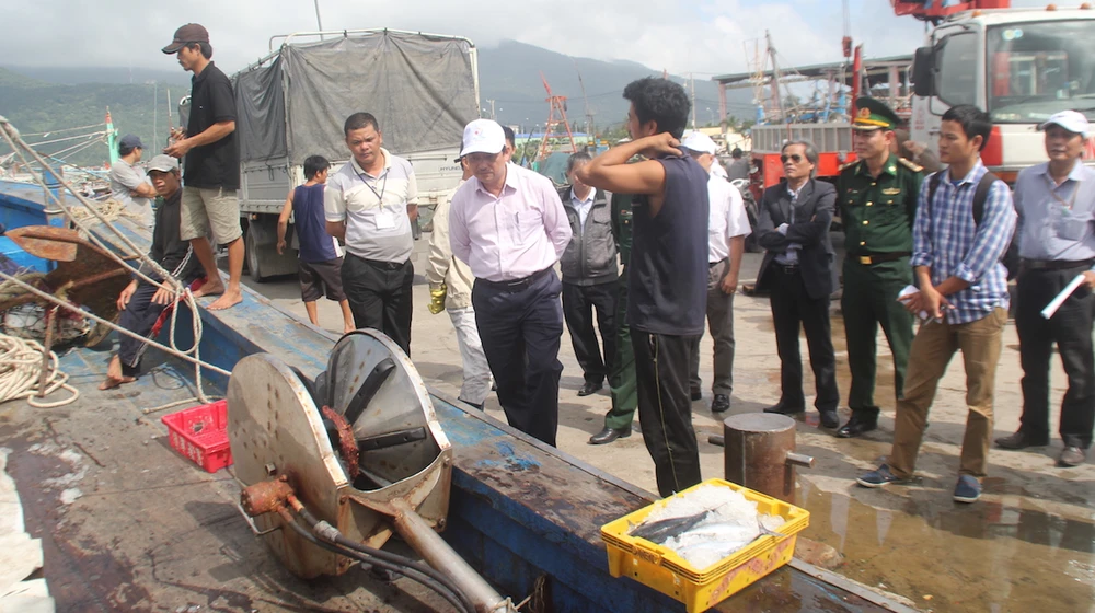 Buộc kê khai xuất xứ hải sản, rau củ trước khi vào chợ ảnh 1