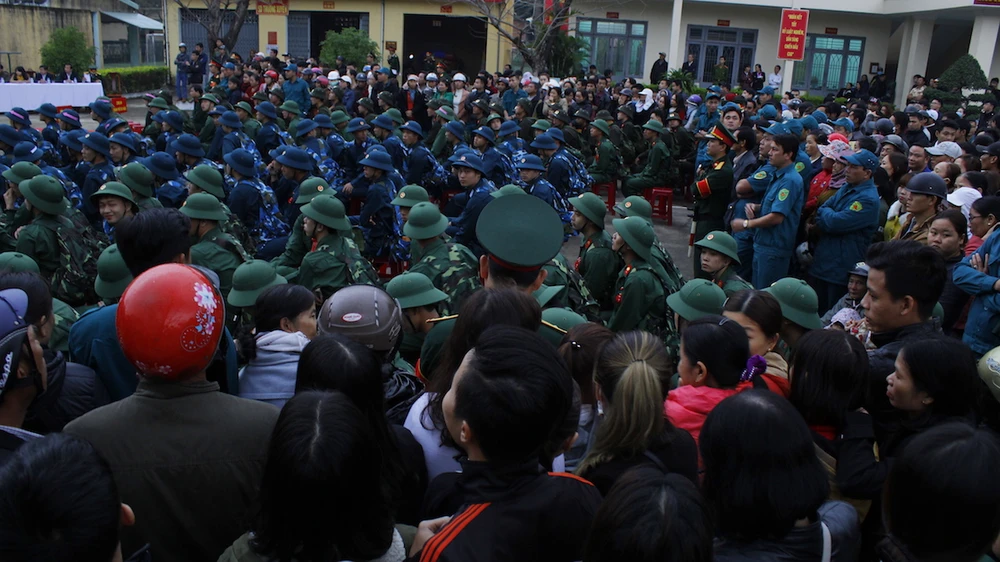 Hơn 1.000 trai xứ Quảng trình độ CĐ, ĐH nhập ngũ ảnh 2