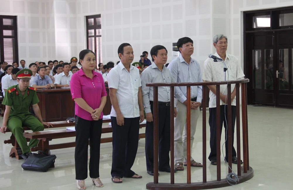 Không thể kết tội được kì án buôn lậu gỗ trắc ảnh 1