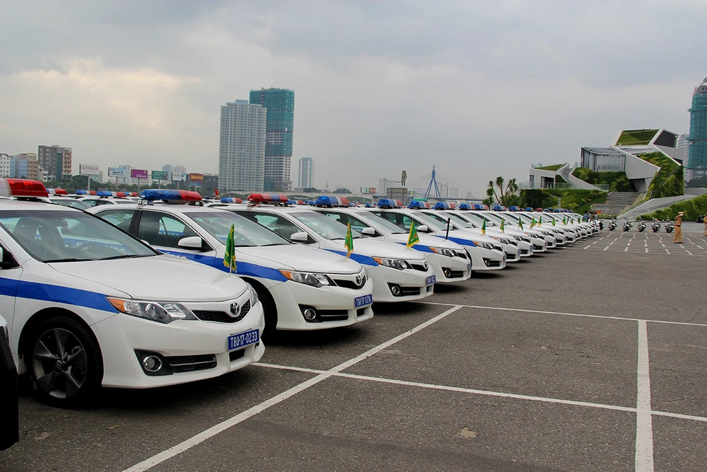 Ra quân 1.000 cán bộ chiến sĩ đảm bảo giao thông APEC ảnh 10