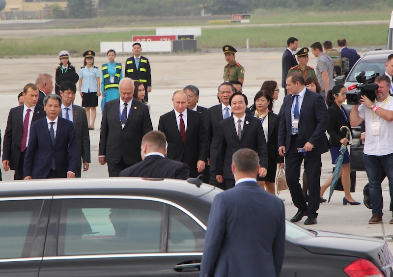 Hình ảnh Tổng thống Nga Putin tại sân bay Đà Nẵng ảnh 4