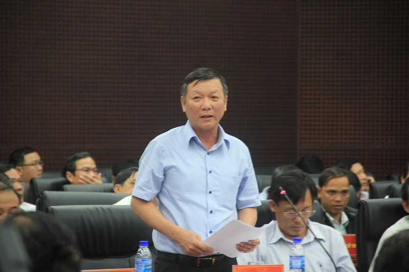 Xe lãnh đạo Đà Nẵng cũng run sợ trước hung thần xe ben ảnh 1