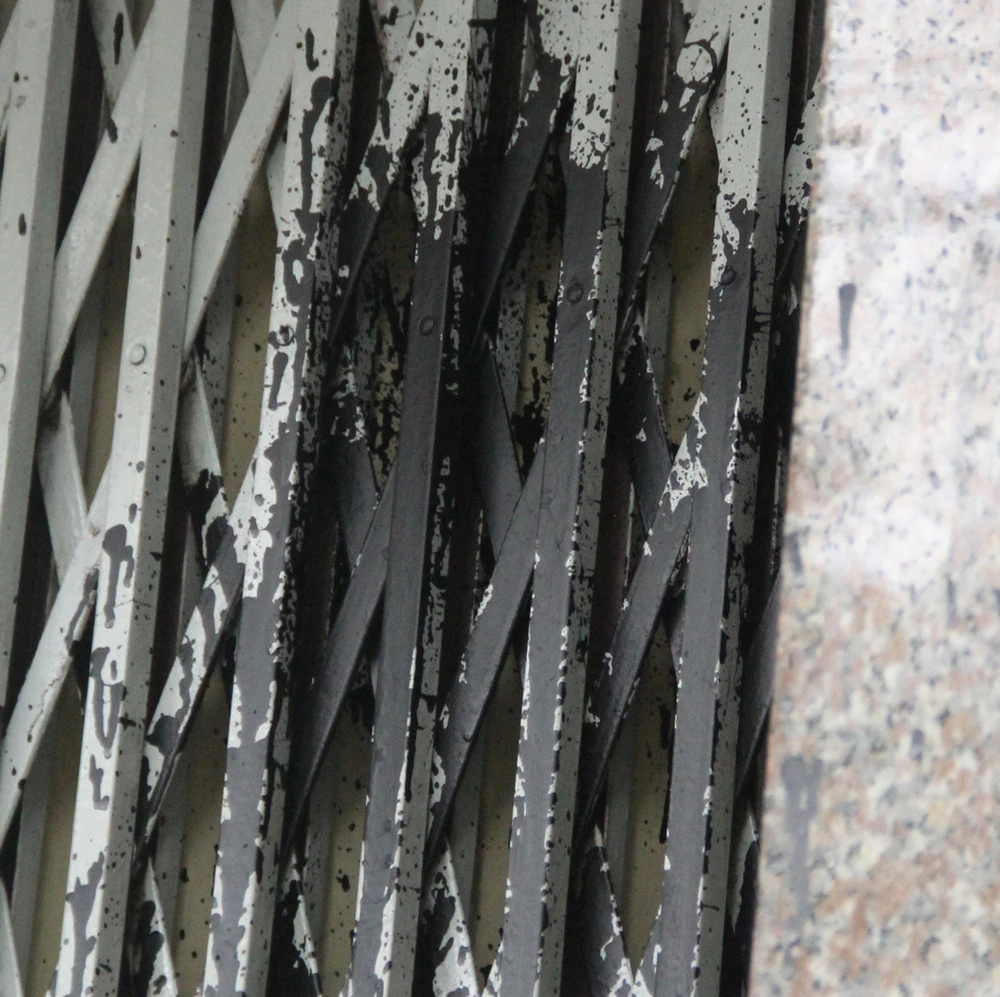 Đà Nẵng: 2 nhà dân bị khủng bố bằng xăng, nhớt bẩn ảnh 1