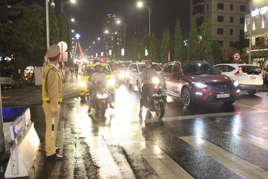 Đà Nẵng tưng bừng chào mừng năm mới 2018 ảnh 9