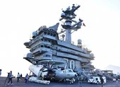 Mở tiệc chiêu đãi trên tàu sân bay USS Carl Vinson