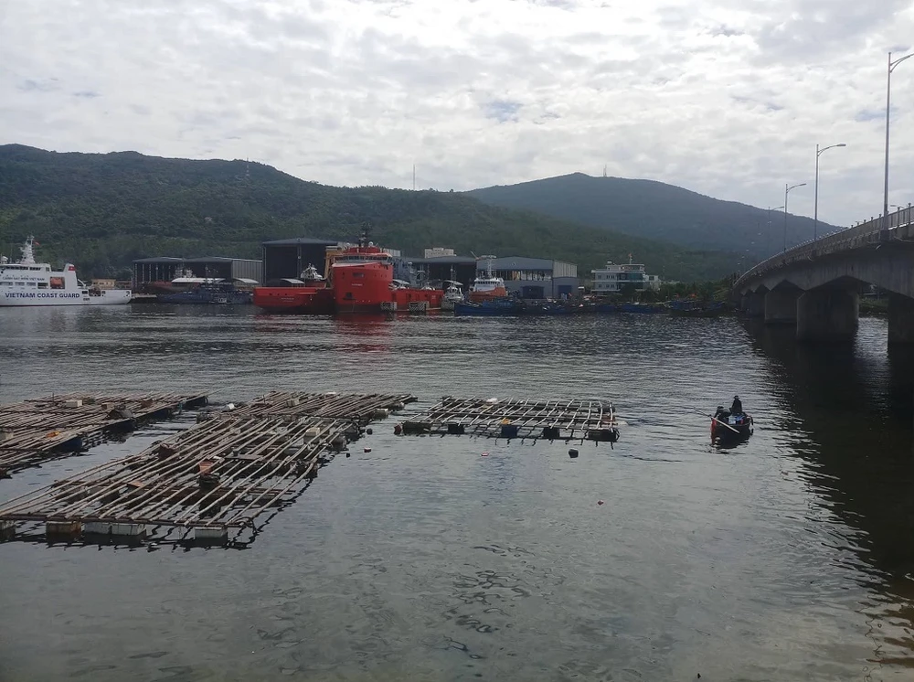 Đã xác định danh tính người chết trong tư thế trói chân tay ảnh 1