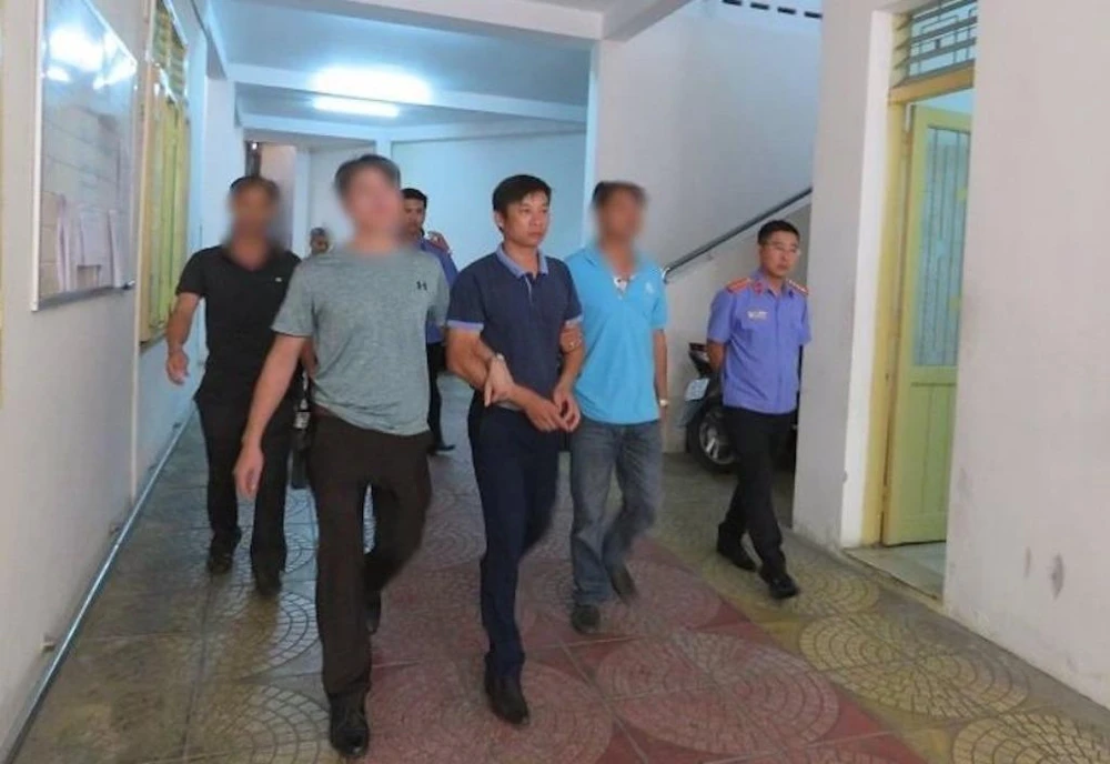 Bắt điều tra viên làm sai lệch hồ sơ vụ án ảnh 1