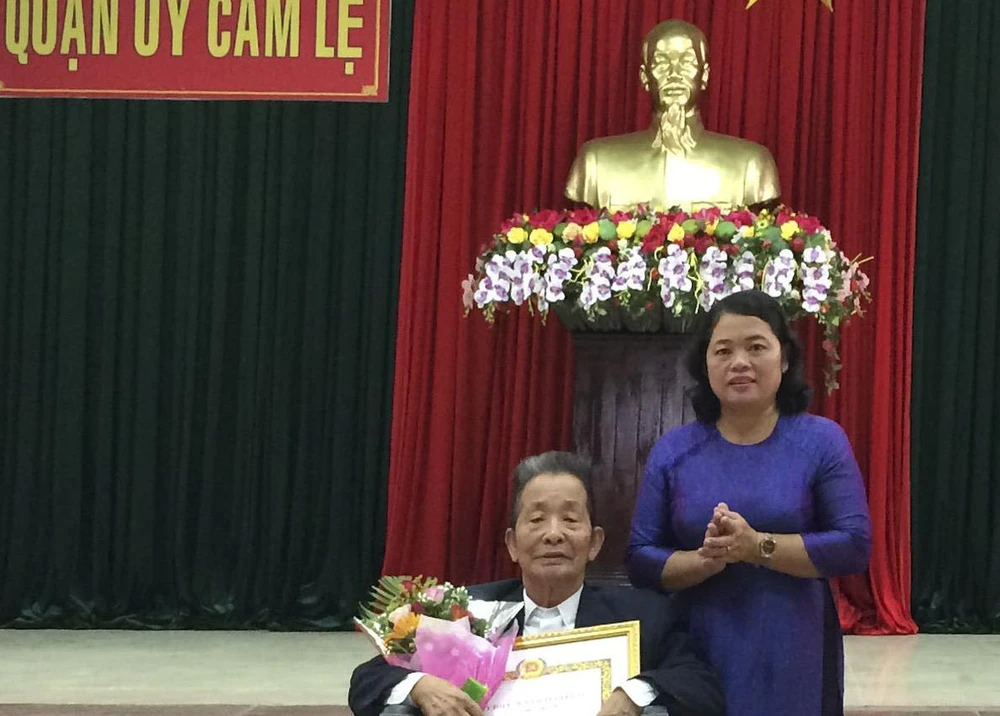 Chuẩn y tân Chủ nhiệm Ủy ban kiểm tra Thành ủy Đà Nẵng ảnh 1