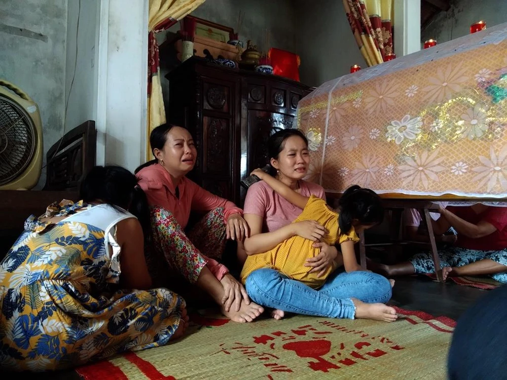 Lãnh đạo Đà Nẵng gửi thư tri ân gia đình thợ câu dũng cảm ảnh 1