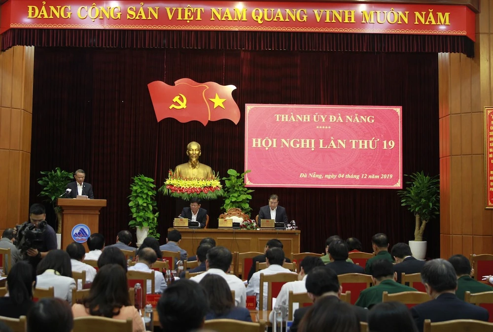 Bí thư Đà Nẵng: Cần quản lý chặt nơi người nước ngoài ở ảnh 1 Bí thư Đà Nẵng: Cần quản lý chặt nơi người nước ngoài ở ảnh 1