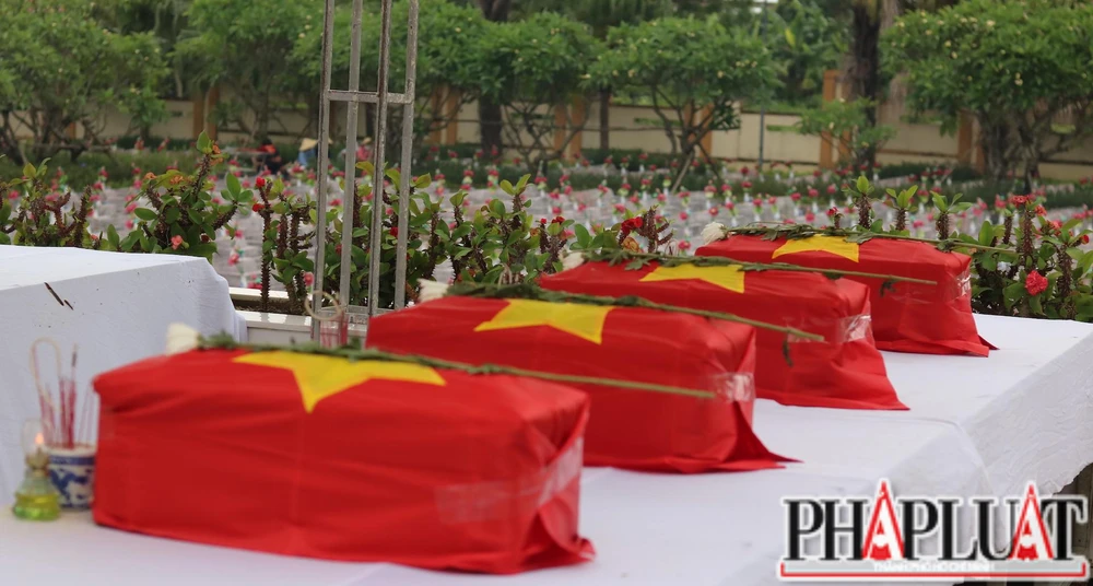 17 hài cốt liệt sĩ được quy tập trong mùa khô 2021-2022 tại Lào. Ảnh: BẢO THIÊN.
