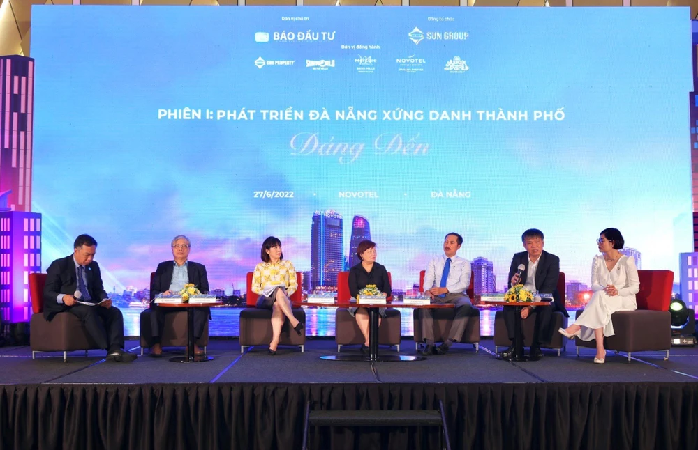 Các chuyên gia góp ý cho phát triển TP Đà Nẵng.