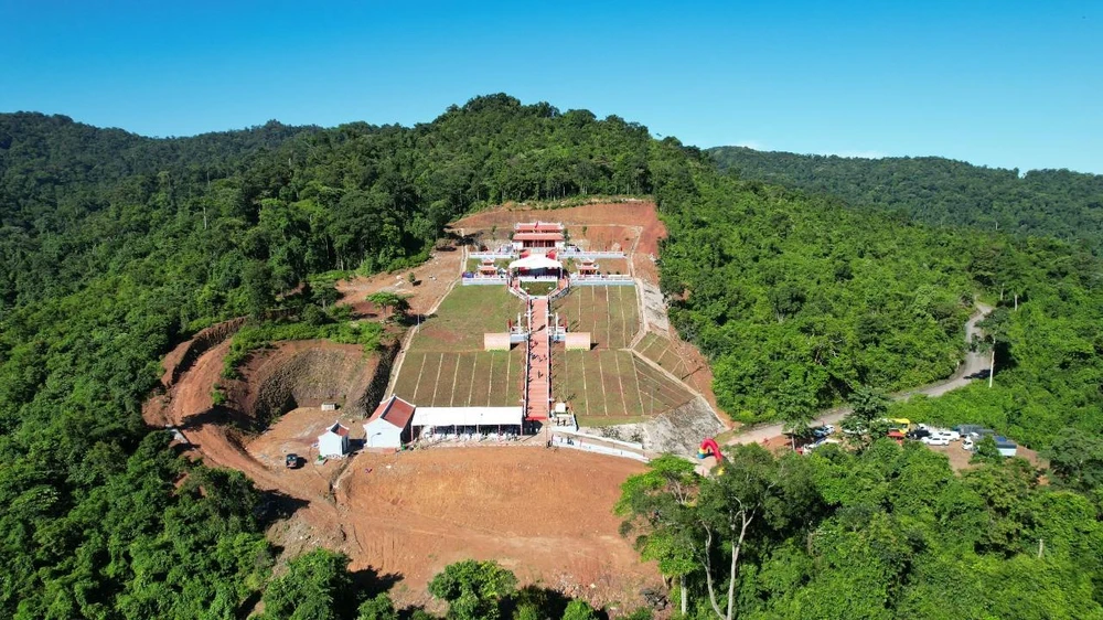 Đền tưởng niệm anh hùng liệt sỹ Trường Sơn, đường 20 Quyết Thắng, trọng điểm Cà Roòng – ATP (Ảnh: BT).