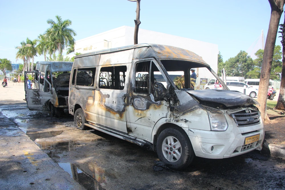 Hiện trường vụ cháy. Ảnh: NGÔ QUANG.