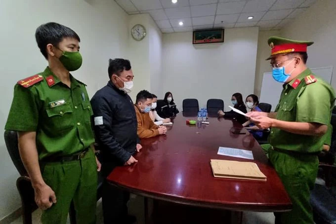 Ông Nguyễn Quang Trung (cựu Tổng giám đốc) bị khởi tố bắt giam trước bà Tiên. Ảnh: CATP.