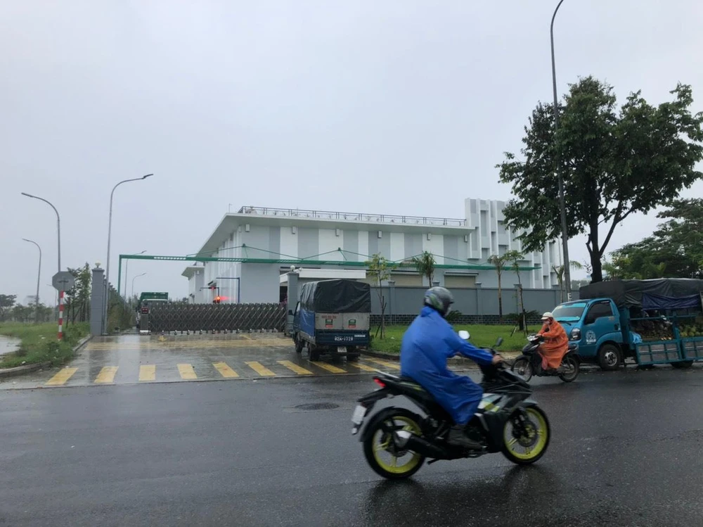 Trạm trung chuyển rác của quận Hải Châu trên đường Lê Thanh Nghị cũng đang chậm đưa vào khai thác. Ảnh: NGÔ QUANG.