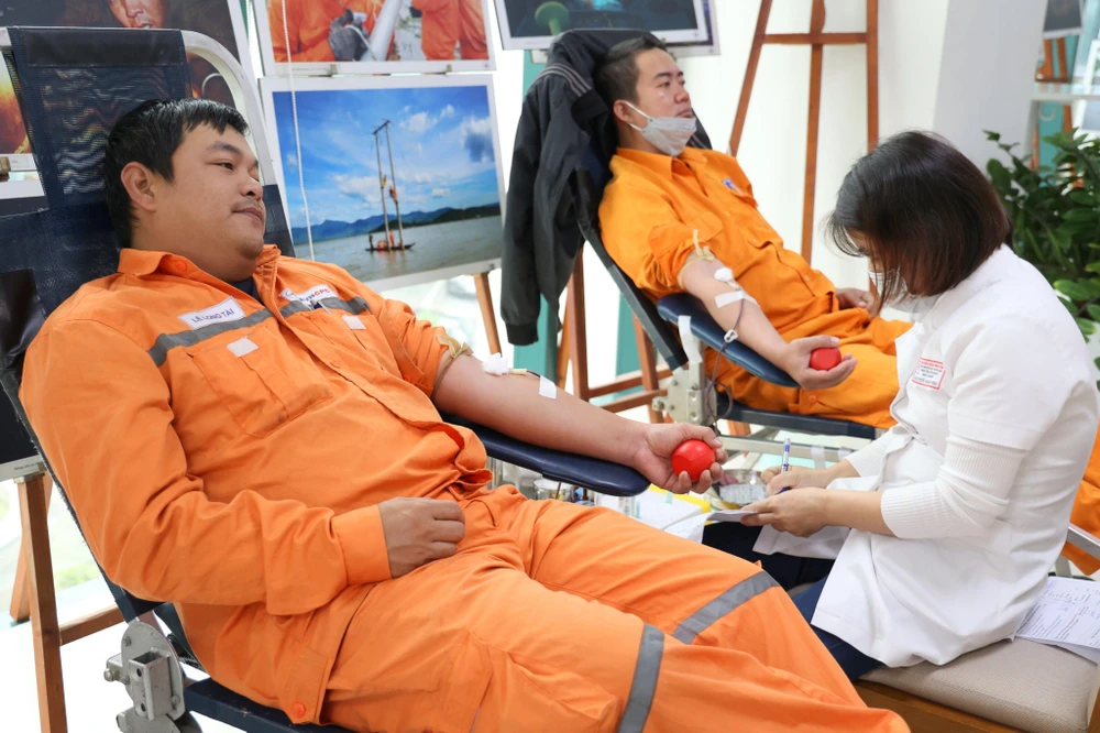 Hơn 500 đơn vị máu đã được hiến sáng nay. Ảnh: NT