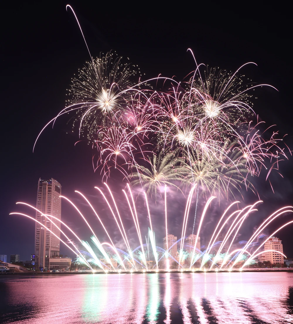 Màn trình diễn của đội Pháp. Ảnh: SG.