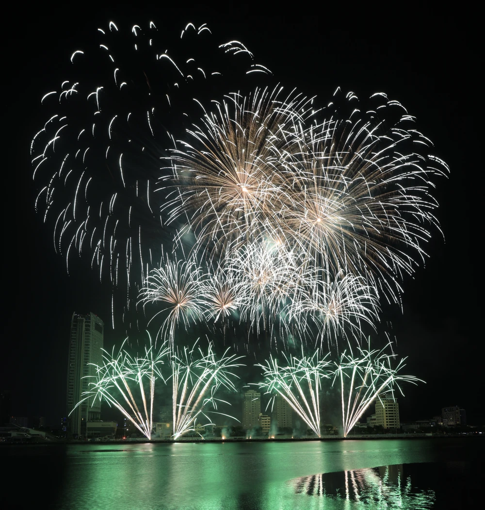 Đội Pháp nhận giải thưởng 20.000 USD. Ảnh:SG.