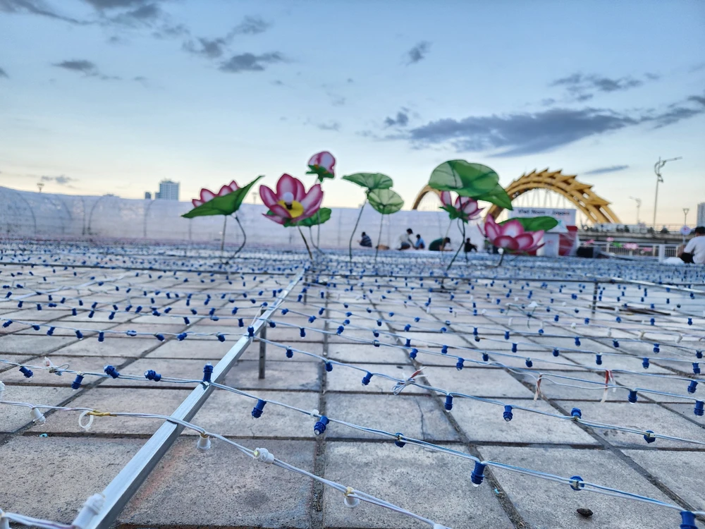 500.000 bóng LED sẽ thắp sáng bờ sông Hàn trong 12 ngày.