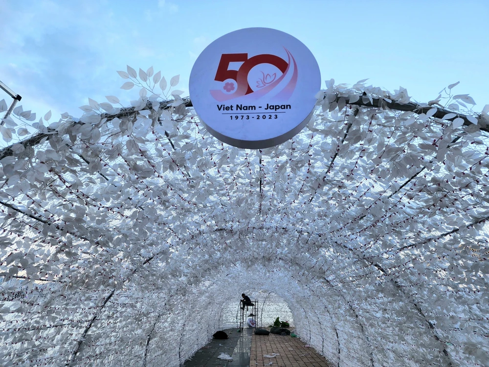 Bờ sông Hàn phía tây Cầu Rồng sẽ thêm phần lung linh với 500.000 bóng LED.