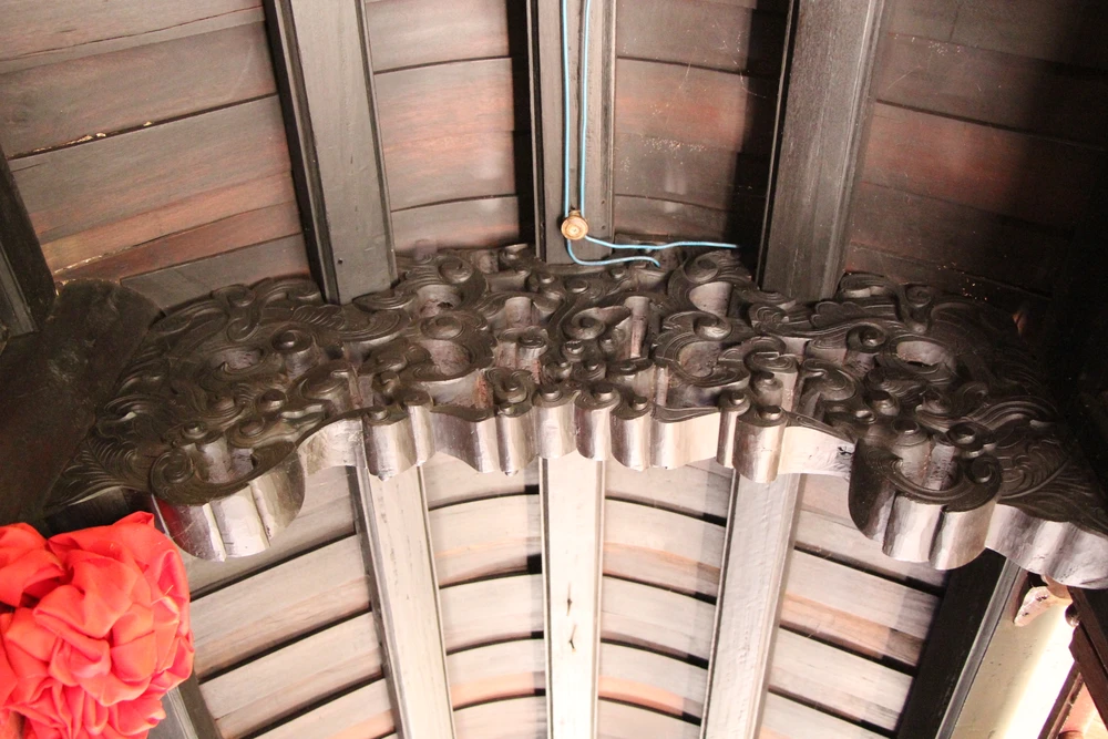 Mái vòm xây dựng theo lối kiến trúc Trung Hoa "bì cua vỏ rùa". Mái vòm xây dựng theo lối kiến trúc Trung Hoa "bì cua vỏ rùa".