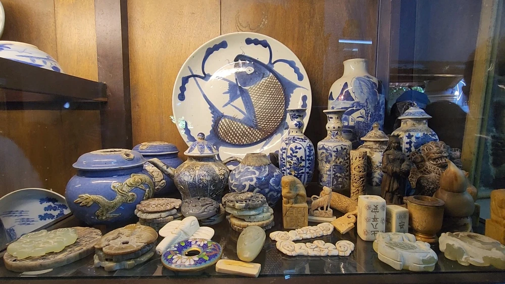 Nhiều cổ vật có tuổi đời hơn 200 tuổi được lưu giữ tại đây. Nhiều cổ vật có tuổi đời hơn 200 tuổi được lưu giữ tại đây.