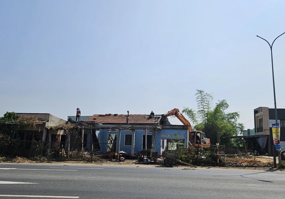 bàn giao mặt bằng