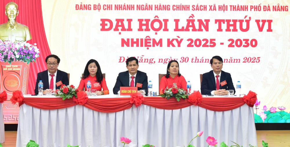 Chi nhánh NHCSXH TP Đà Nẵng khởi đầu nhiệm kỳ mới với hành trình mới