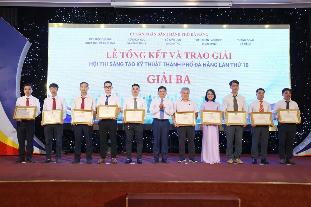 giai-thuong-evncpc.jpg