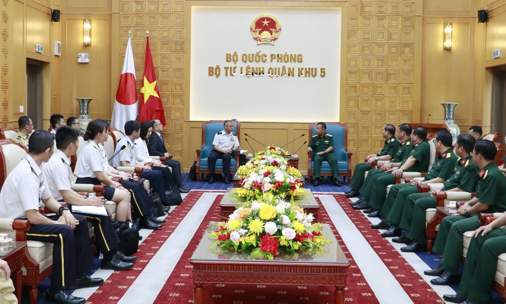 si-quan-nhat-ban-tham-quan-khu-5.JPG