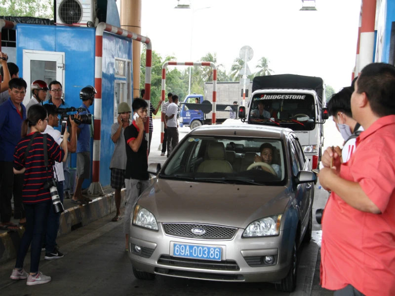 Xe biển xanh số hiệu Cà Mau phản ứng BOT Sóc Trăng ảnh 2