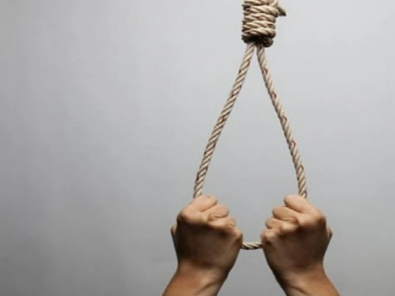 Một người chết trong tư thế treo cổ ở trụ sở công an xã ảnh 1