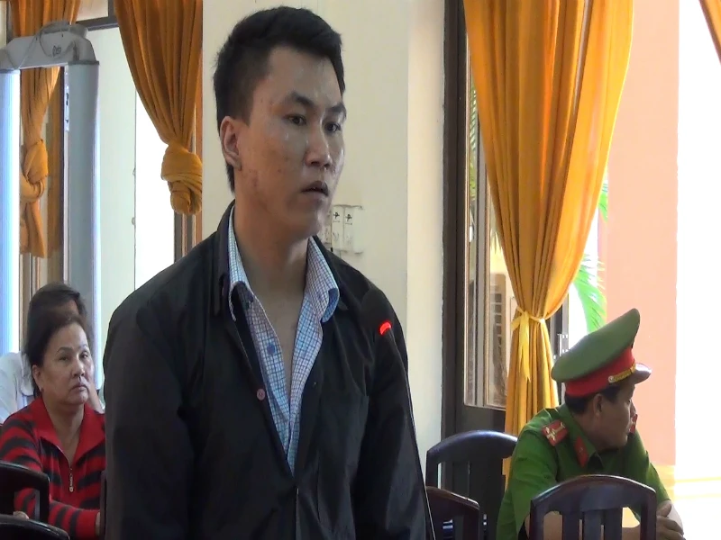 Chém cô ruột vì không đến thắp nhang trong đám tang cha