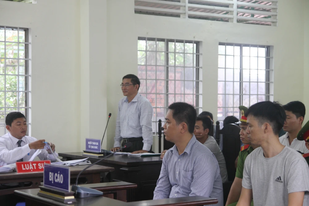 Xuất hiện nhiều tình tiết mới ở phiên xử 2 cựu công an ảnh 2