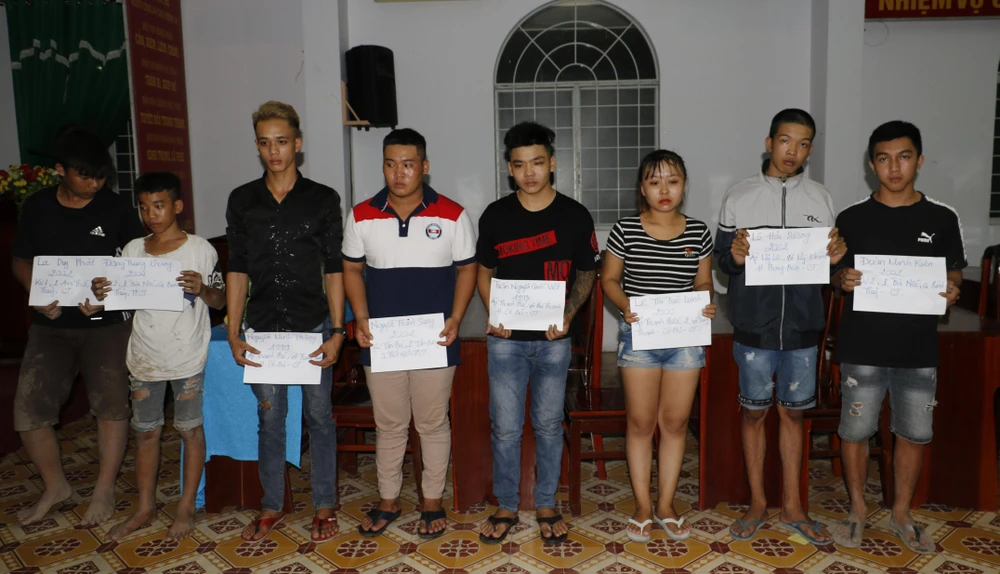 Cần Thơ: Nhóm đua xe chạy tán loạn khi thấy công an ảnh 1