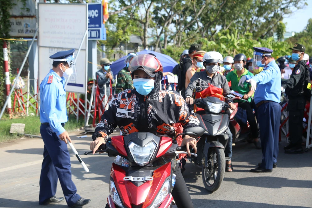 Cần Thơ sẽ đón người về quê tự phát đang bị kẹt ở Long An, Tiền Giang ảnh 3