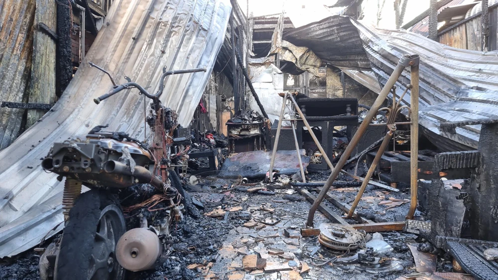 Hiện trường vụ cháy. Ảnh: LĐ