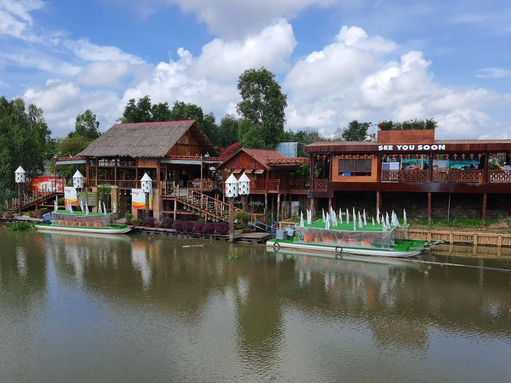 Điểm du lịch rừng tràm Trà Sư. Ảnh: HD