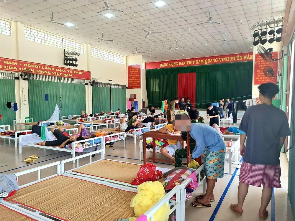 Hiện những người tháo chạy về Campuchia đang ở Trung tâm giáo dục cộng đồng xã Đa Phước, huyện An Phú, tỉnh An Giang để. Ảnh: HD Hiện những người tháo chạy về Campuchia đang ở Trung tâm giáo dục cộng đồng xã Đa Phước, huyện An Phú, tỉnh An Giang để. Ảnh: HD