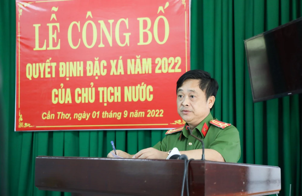 Thượng tá Lê Đức Bảy - Phó Giám đốc Công an TP Cần Thơ, Thủ trưởng Cơ quan thi hành án hình sự phát biểu chỉ đạo tại Lễ công bố quyết định đặc xá của Chủ tịch nước