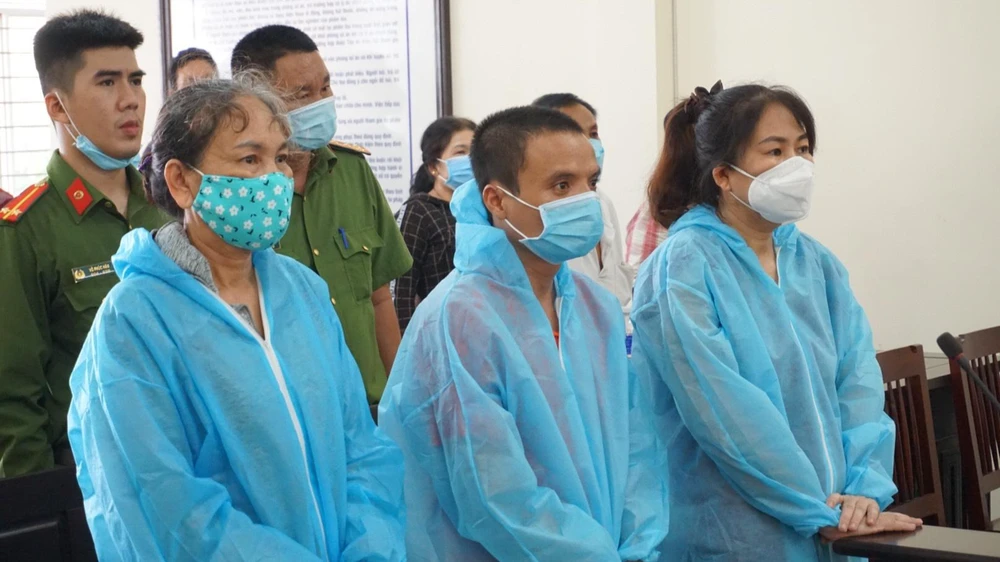 Các bị cáo tại tòa. Ảnh: HD