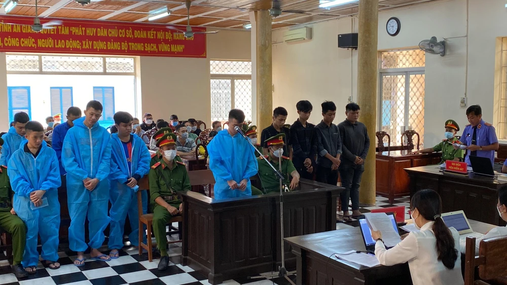 Các bị cáo tại tòa. Ảnh: HD