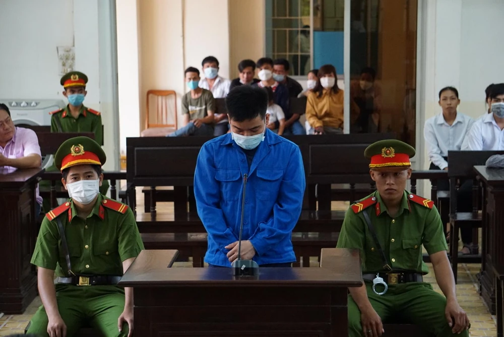 Bị cáo Hà Văn Lâm nghe tuyên án. Ảnh: HD