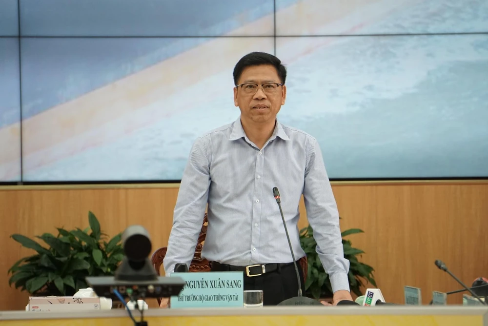 Thứ trưởng Bộ GTVT ông Nguyễn Xuân Sang tại cuộc họp. Ảnh: HD